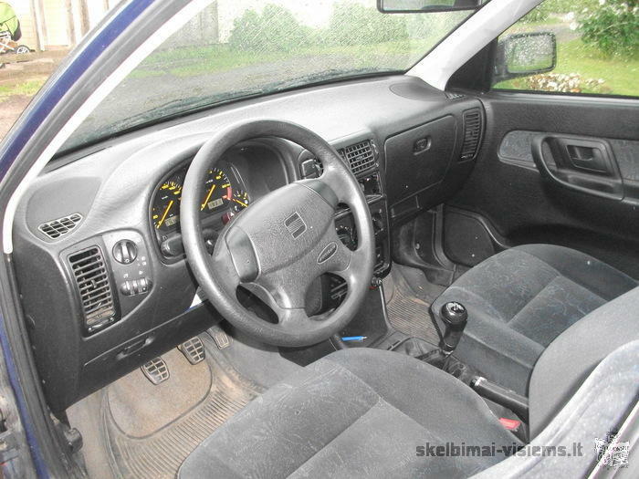 Parduodu 1997 m. automobilį Seat Cordoba, visą arba dalimis