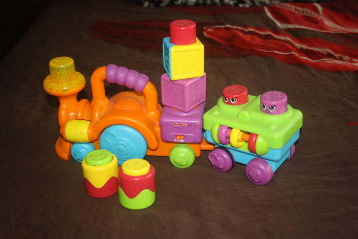 Fisher Price Traukinys "Statyk ir stebink