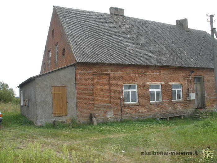 Pagėgių sav., Bitėnų k., parduodamas mūrinis namas