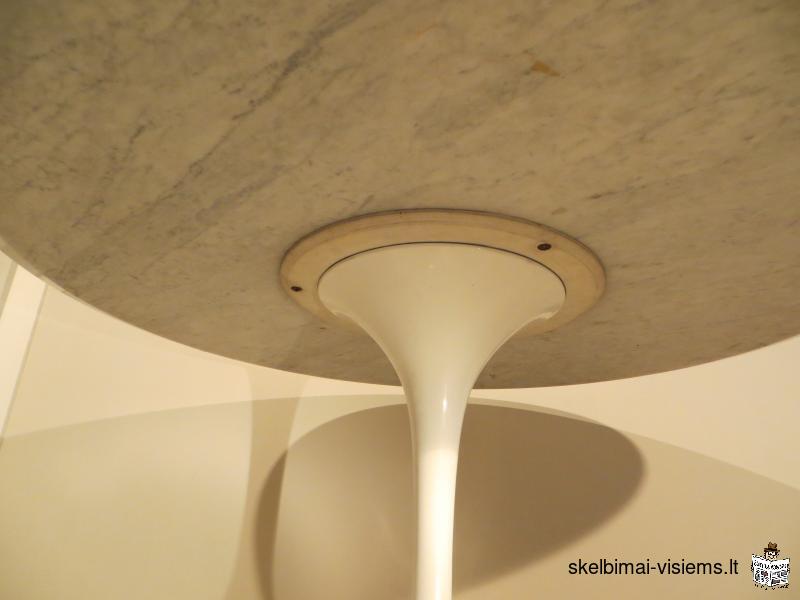 Table Ronde Marbre de Eero Saarinen édité par Knoll