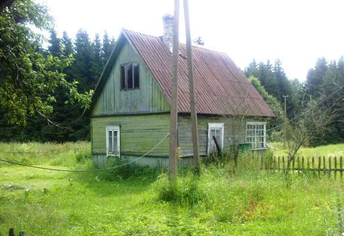 sklypas su pastatais už sutartine kaina