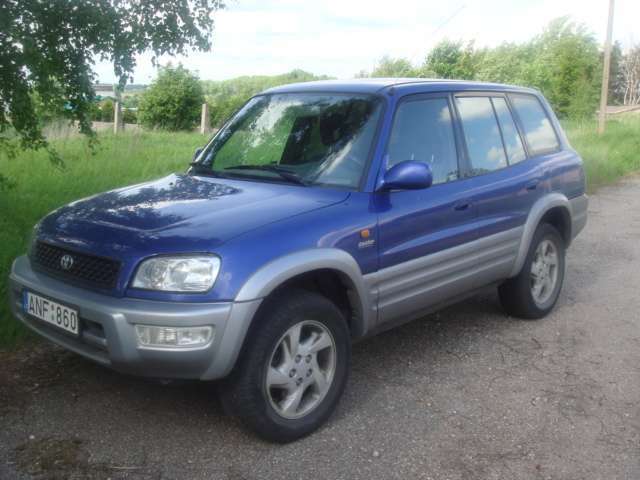 Toyota RAV4 visureigis