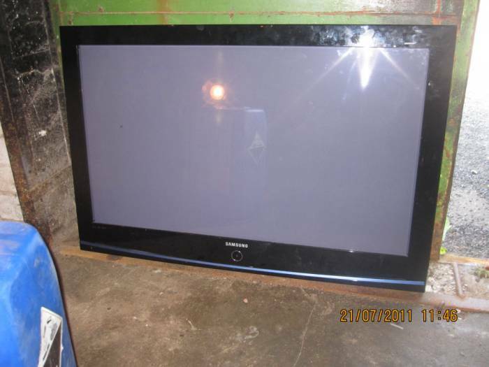 For Sale: 2 TVs (Samsung and Dell) and plasma display meter 7 ".