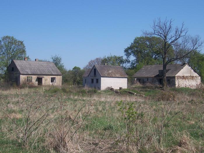 Sell homestead on the lake shore