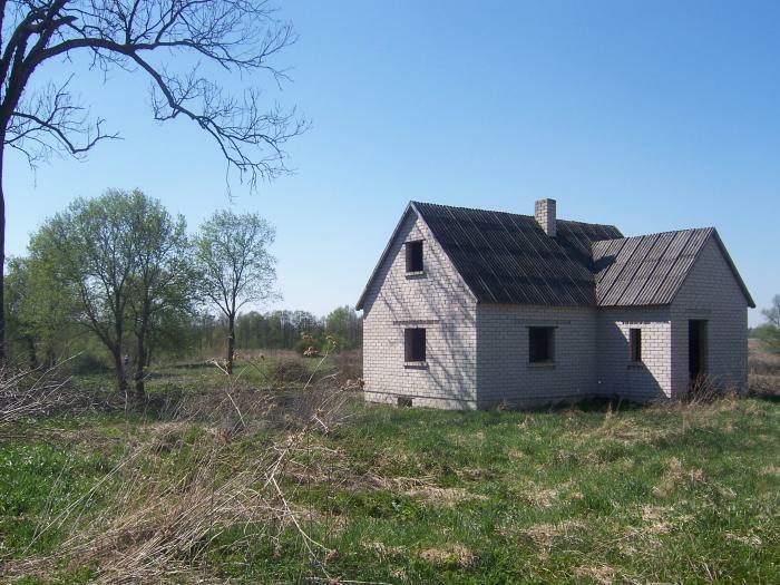 Sell homestead on the lake shore