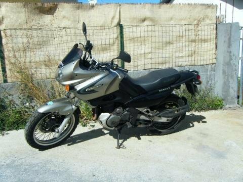 vends moto Freewind suzuki 650