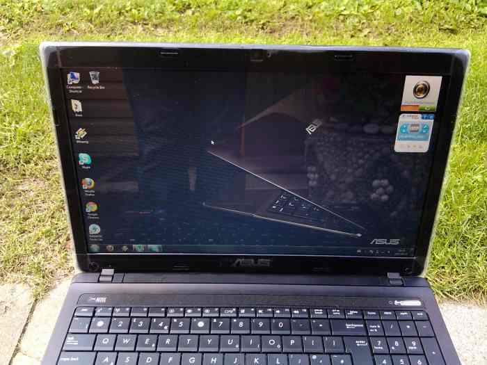 ASUS A53U-SX374S 15.6"