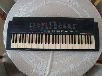 Parduodu Yamaha PSR-18