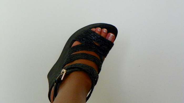 New high black summer shoes for women. 38 size. from Italy