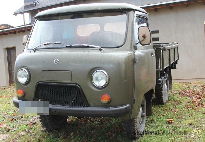 Universalus dvitiltis UAZ'ikas