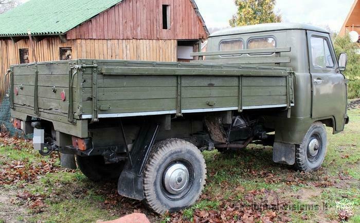 Universalus dvitiltis UAZ'ikas