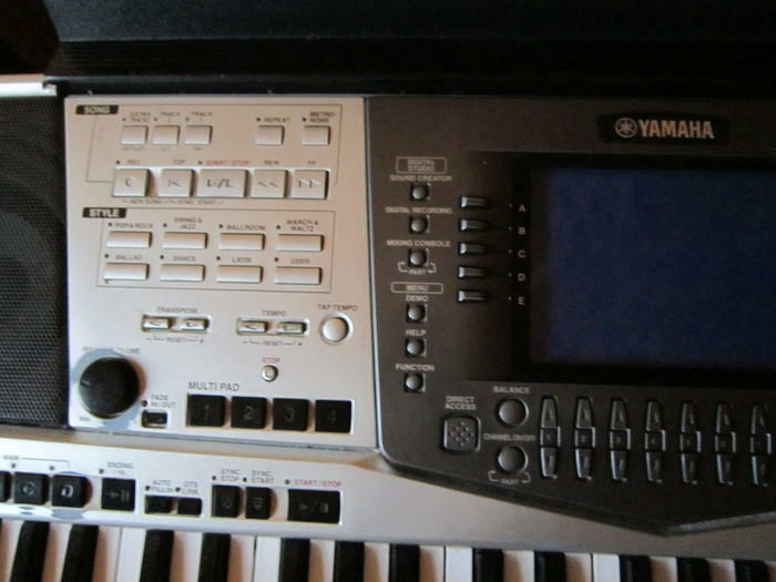 YAMAHA PSR 2000