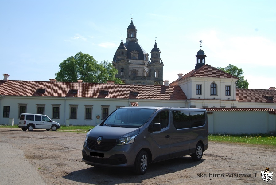We carry a group of passengers with a minibus (8 seats + 1 driver) and a car (3 seats +1 driver)