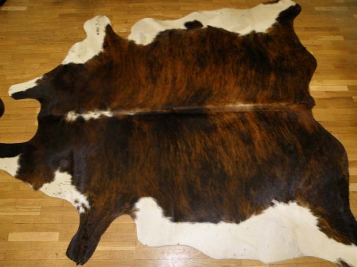 Natūralūs, kokybiški karvės formos kilimai. Gera kaina!