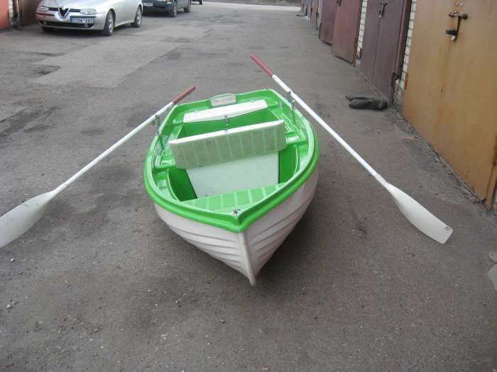 Plastikinė valtis