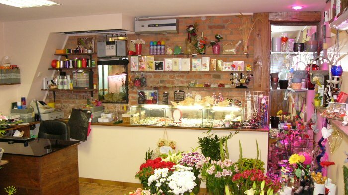 Skubiai parduodamas naujai įrengtas gėlių salonas