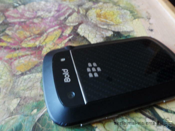 bold 9900 BlackBerry pigiai